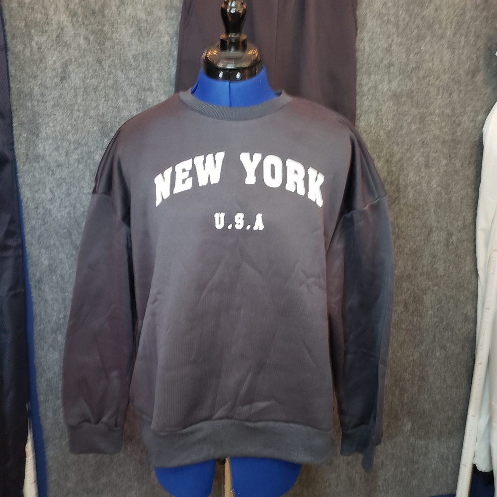 Yozy Sweatshirt and Sweatpants New York Graphic NWT Size L Men's Gray